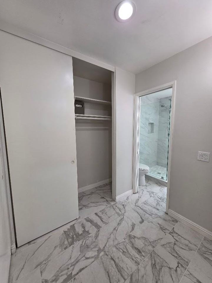16446 Stowers Ave - Photo 3 of 46
