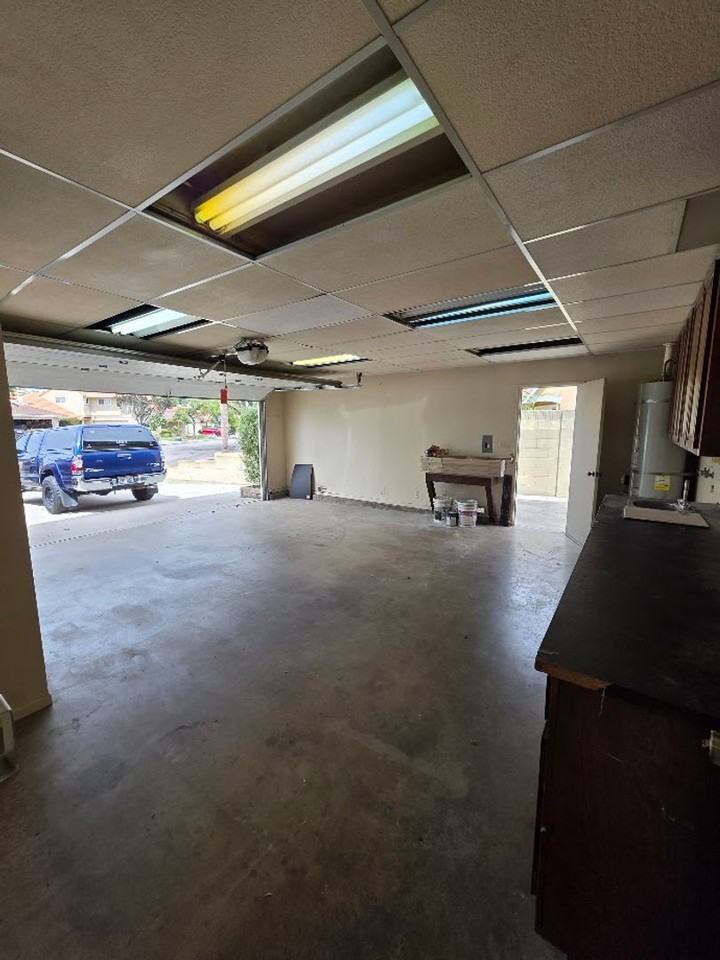 16446 Stowers Ave - Photo 7 of 46