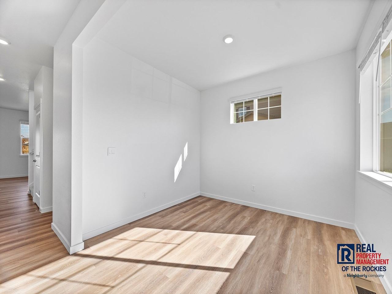 1024 Scotts Peak Dr - Photo 2 of 22