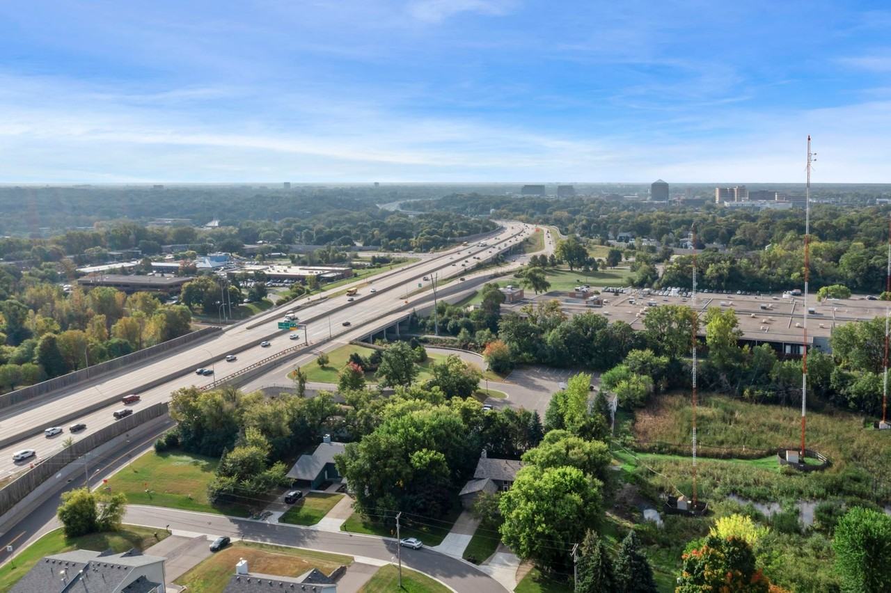 5535 Lindsay St - Photo 3 of 44