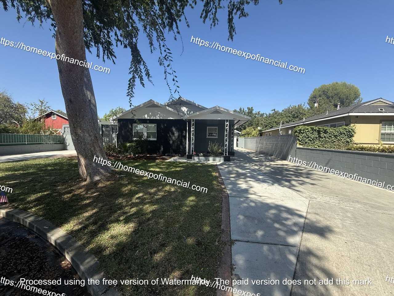 4411 Emerson St - Photo 4 of 50