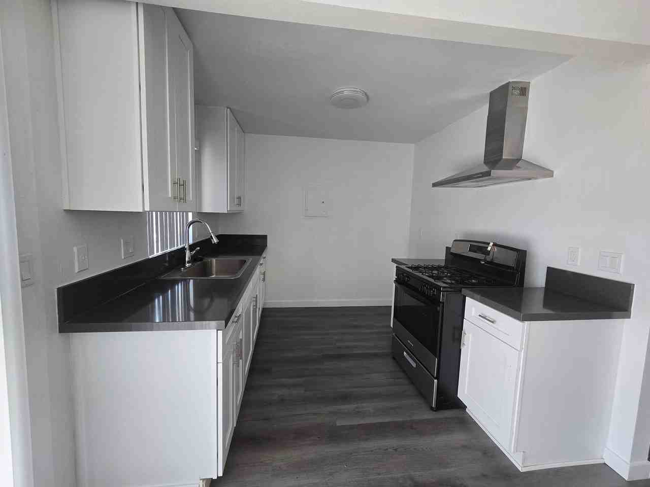 2146 - Photo 6 of 21