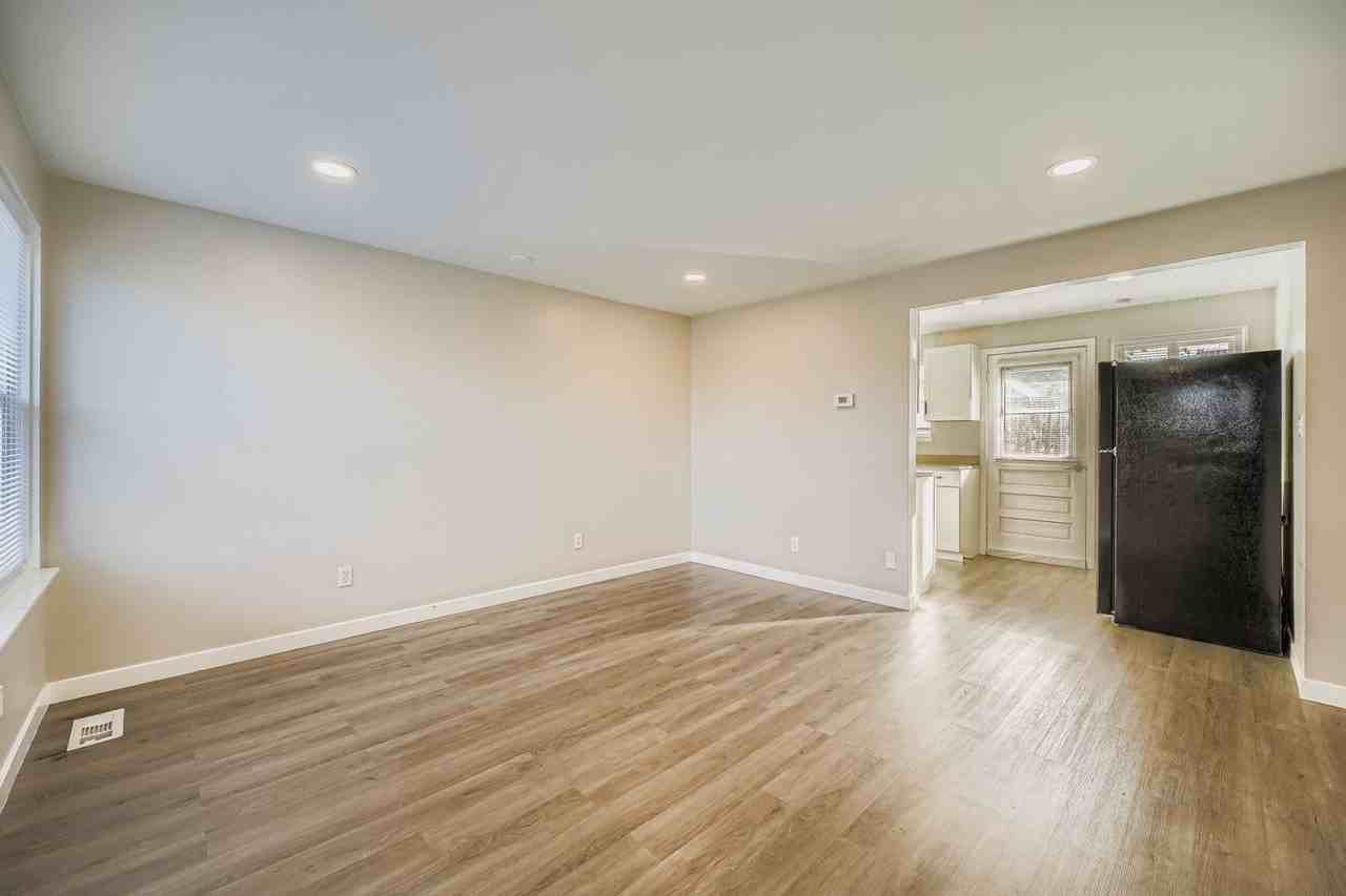 10607 Kendrick St Sw - Photo 3 of 11