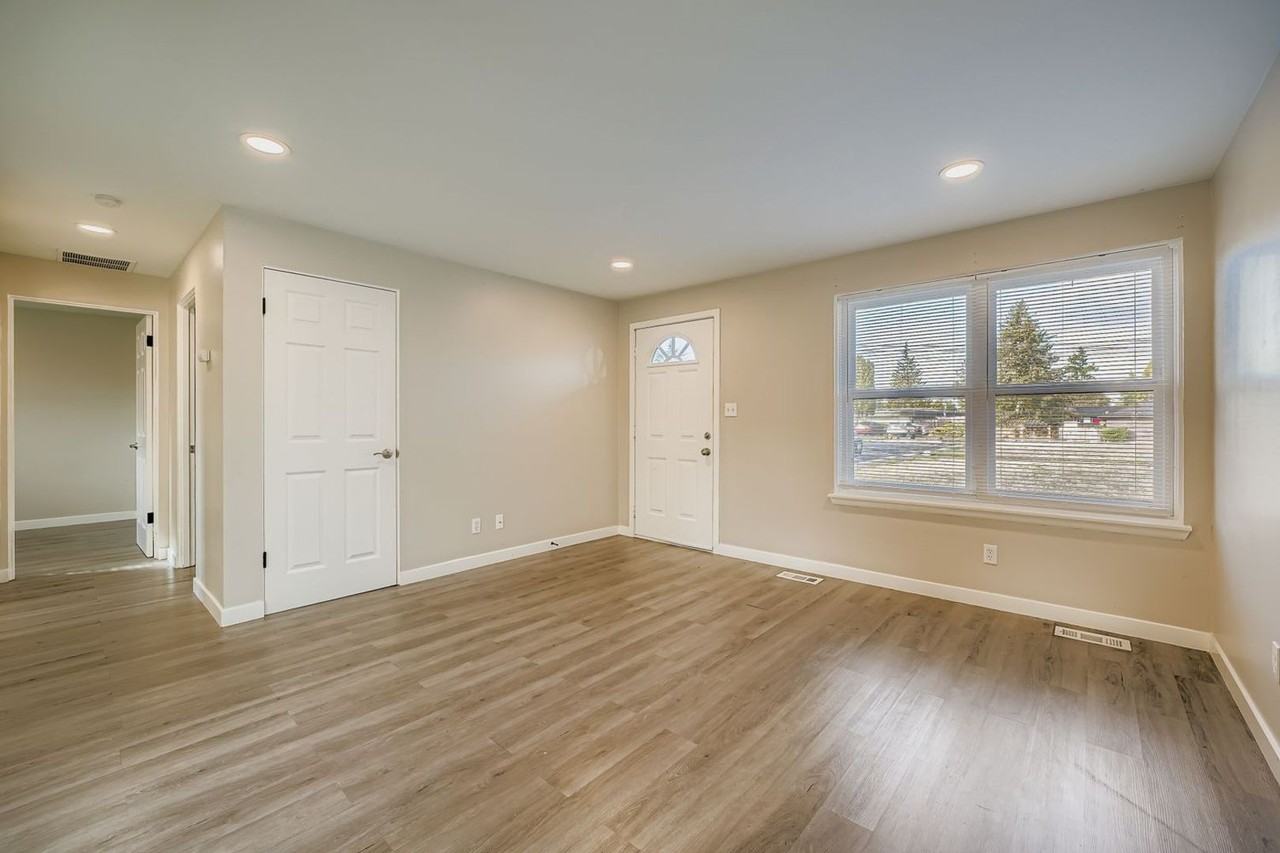 10607 Kendrick St Sw - Photo 4 of 11