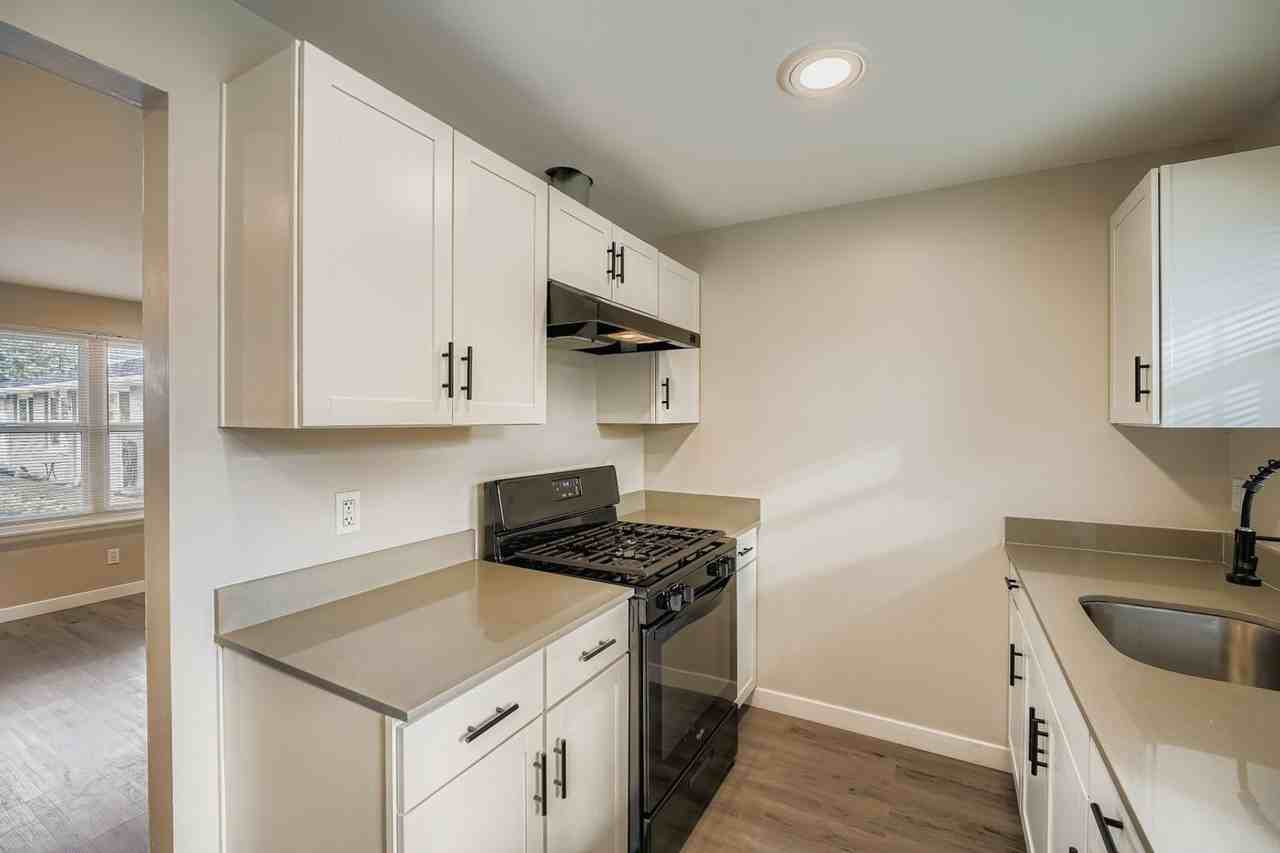 10607 Kendrick St Sw - Photo 2 of 11