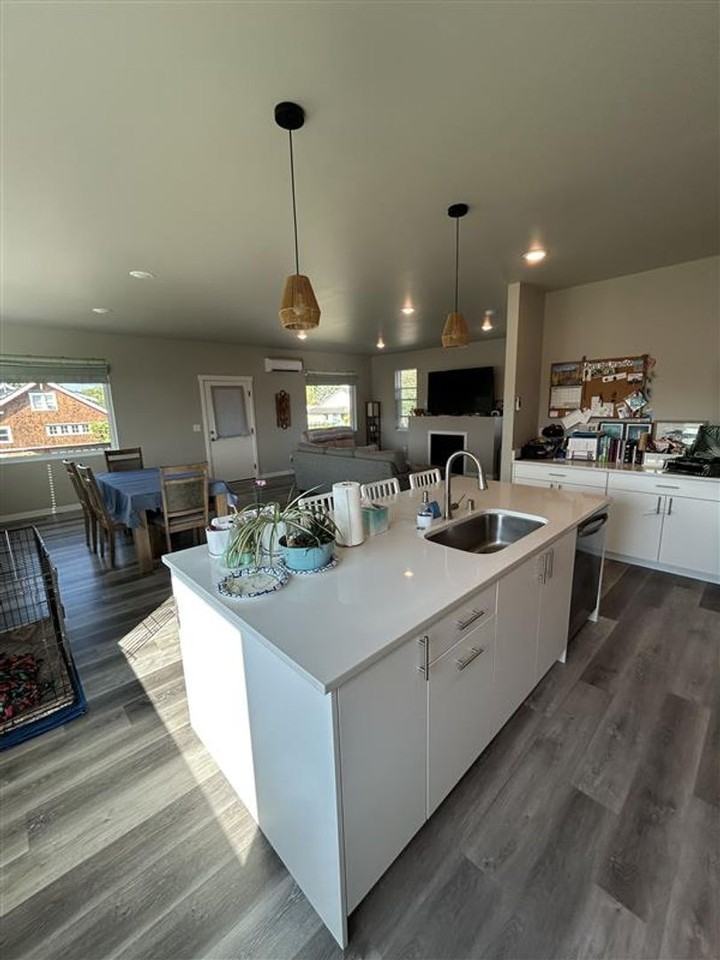 343 2nd St - Photo 5 of 20