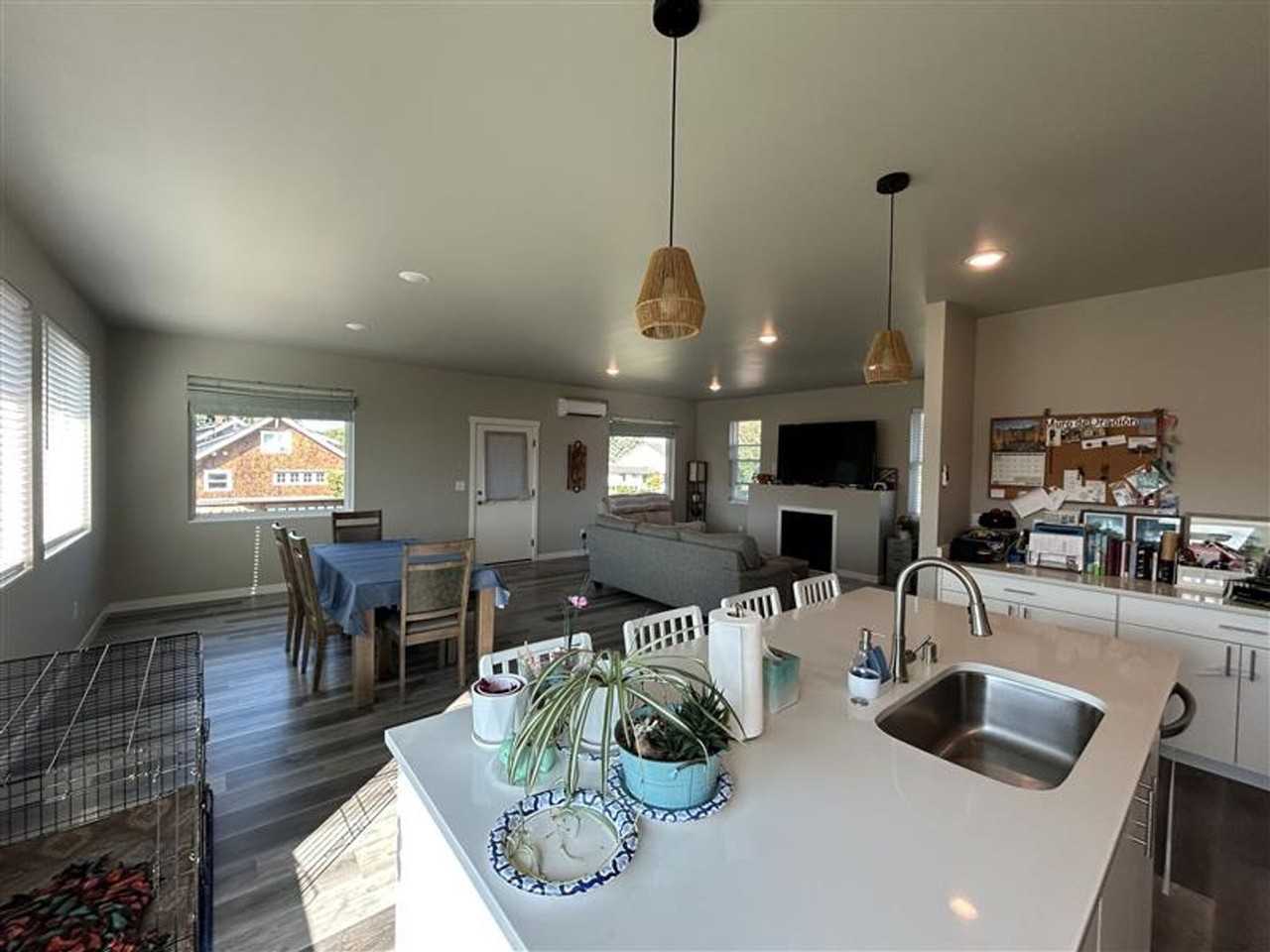 343 2nd St - Photo 6 of 20