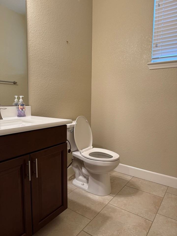 5297 Maddux Way - Photo 5 of 27