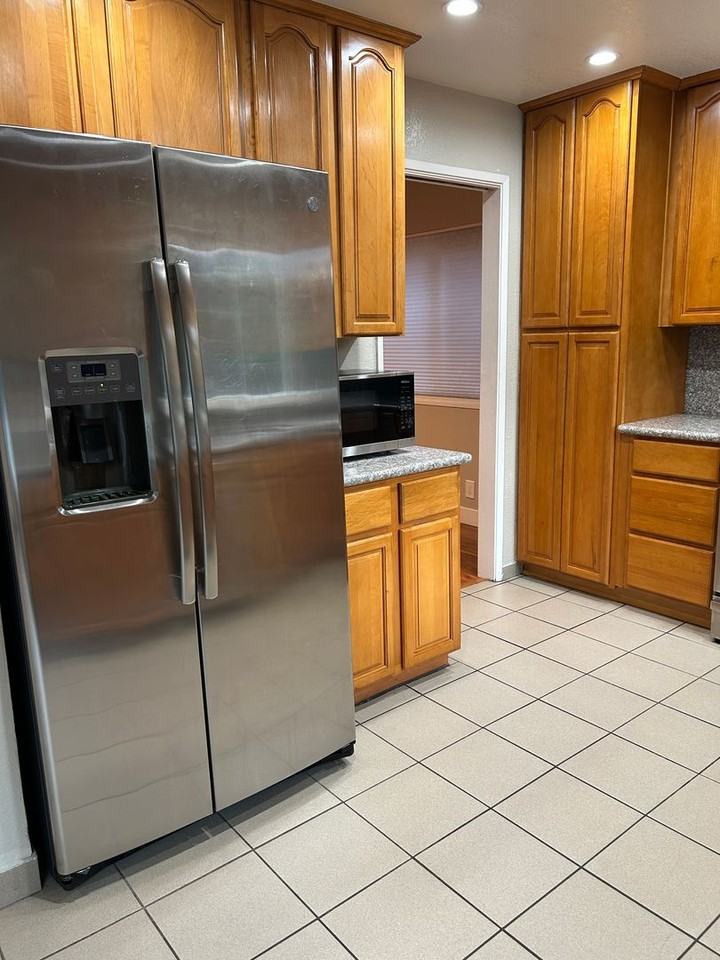 43295 Noria Ct - Photo 3 of 19