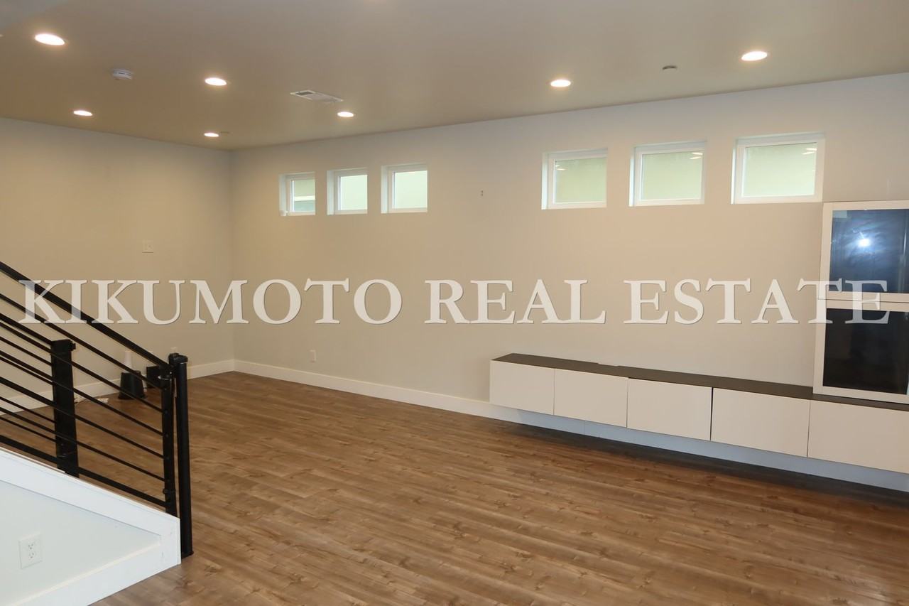 17 Rio Viale Court - Photo 2 of 30