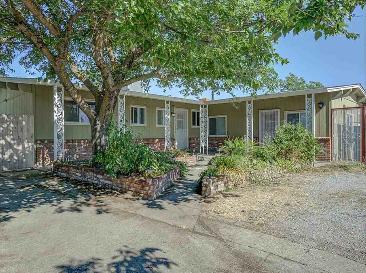 3510 Rhonda Rd - Photo 3 of 42