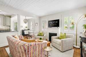 featured image of 84 1/3 King St