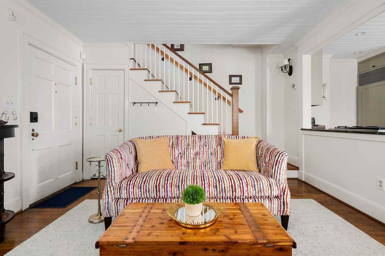 84 1/3 King St - Photo 7 of 30