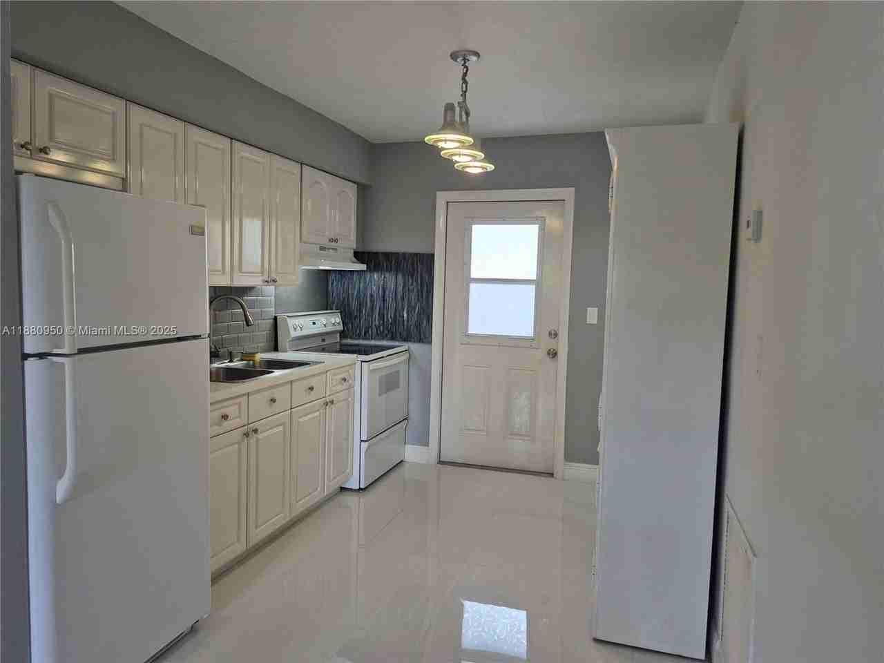 4920 Sw 28th Ter #2 - Photo 2 of 29