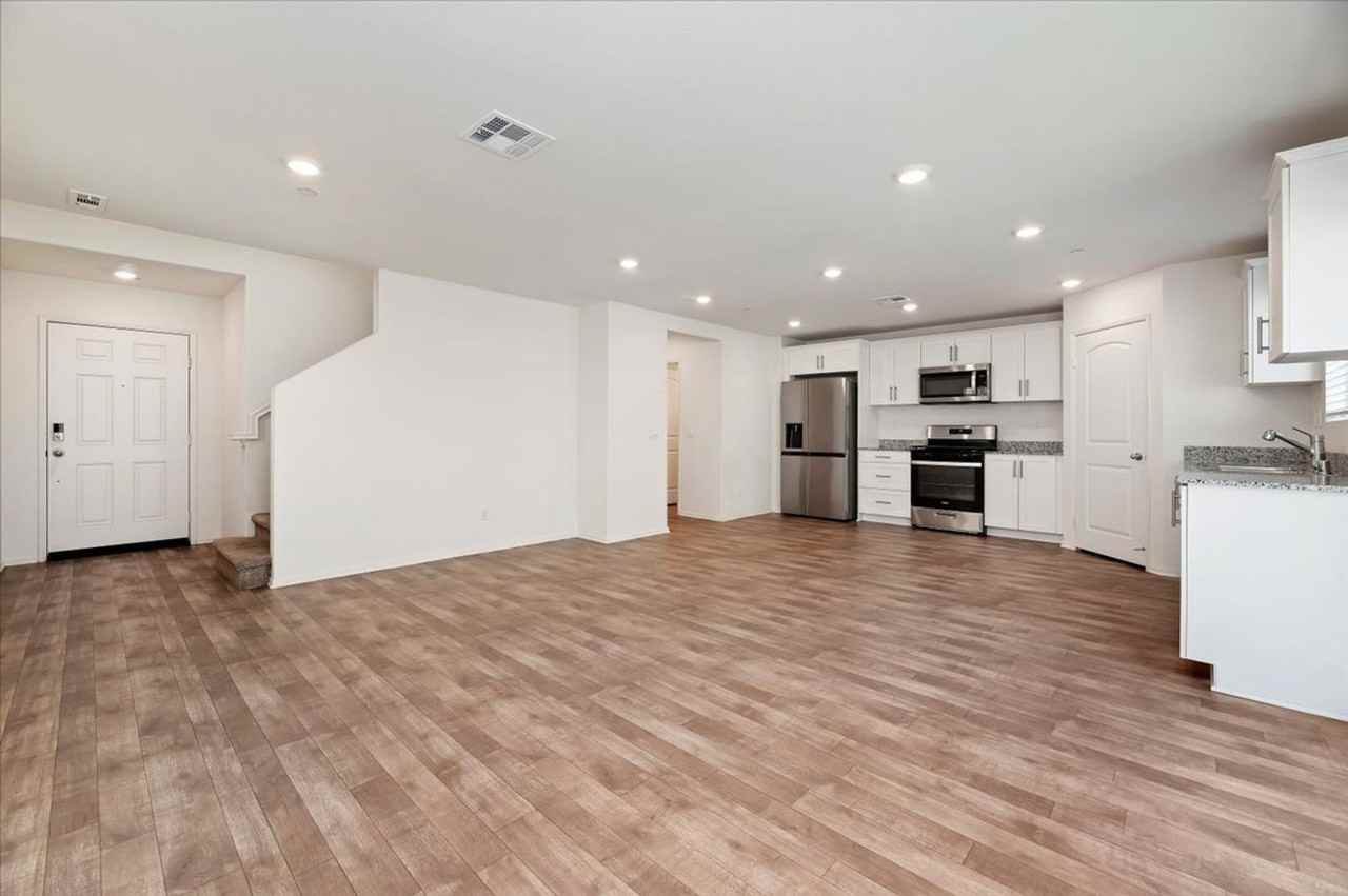 14075 Cordelia St - Photo 3 of 15