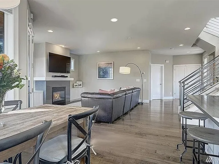 11118 Se 62nd Pl - Photo 3 of 11