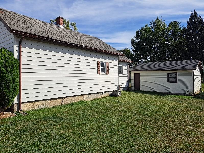 718 Center St - Photo 2 of 14