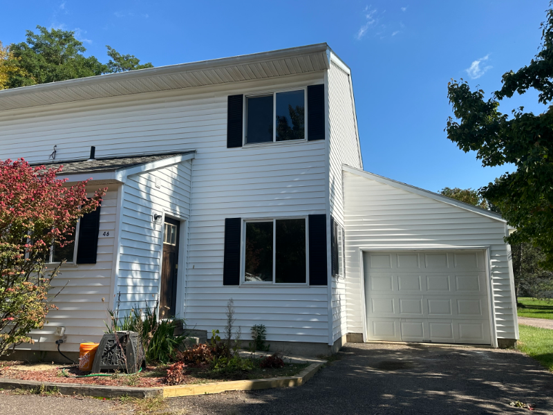 46 Foxwood Cir - Photo 2 of 9