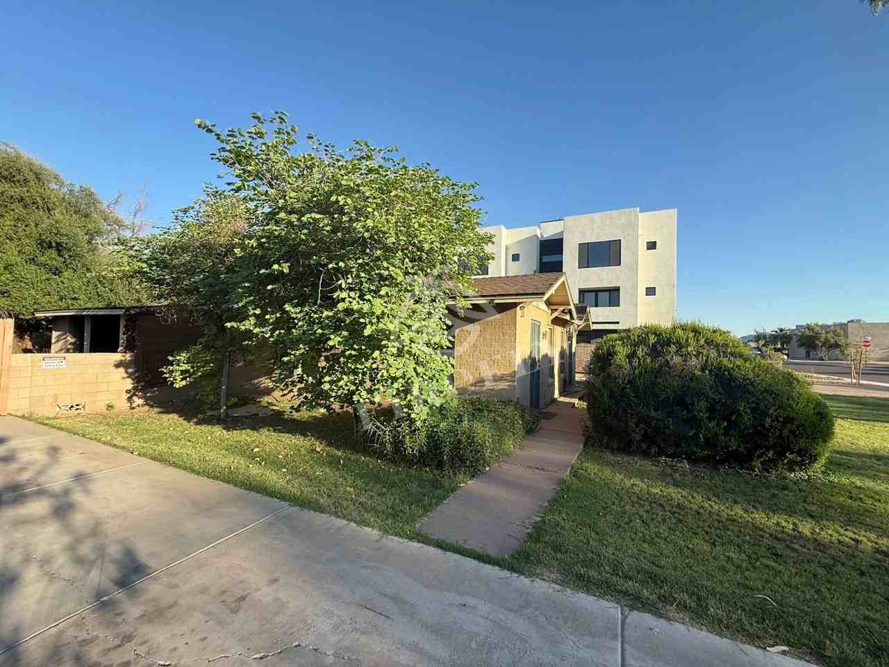 2226 North 28th Street - Photo 3 of 12