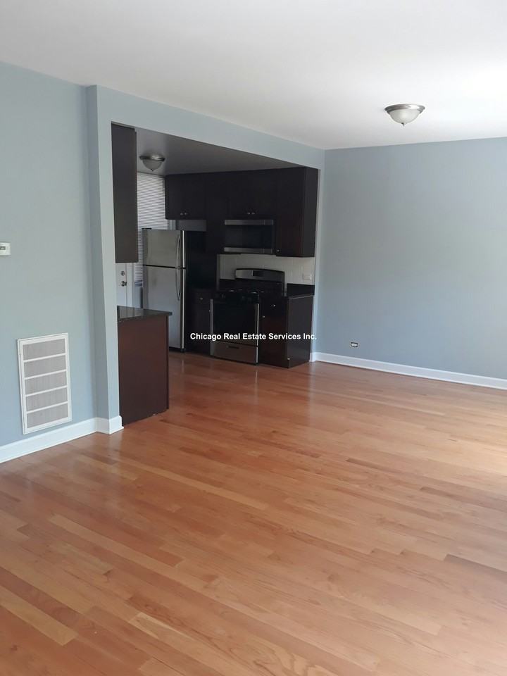 1644 West Pratt Boulevard, Unit 1J - Photo 2 of 11