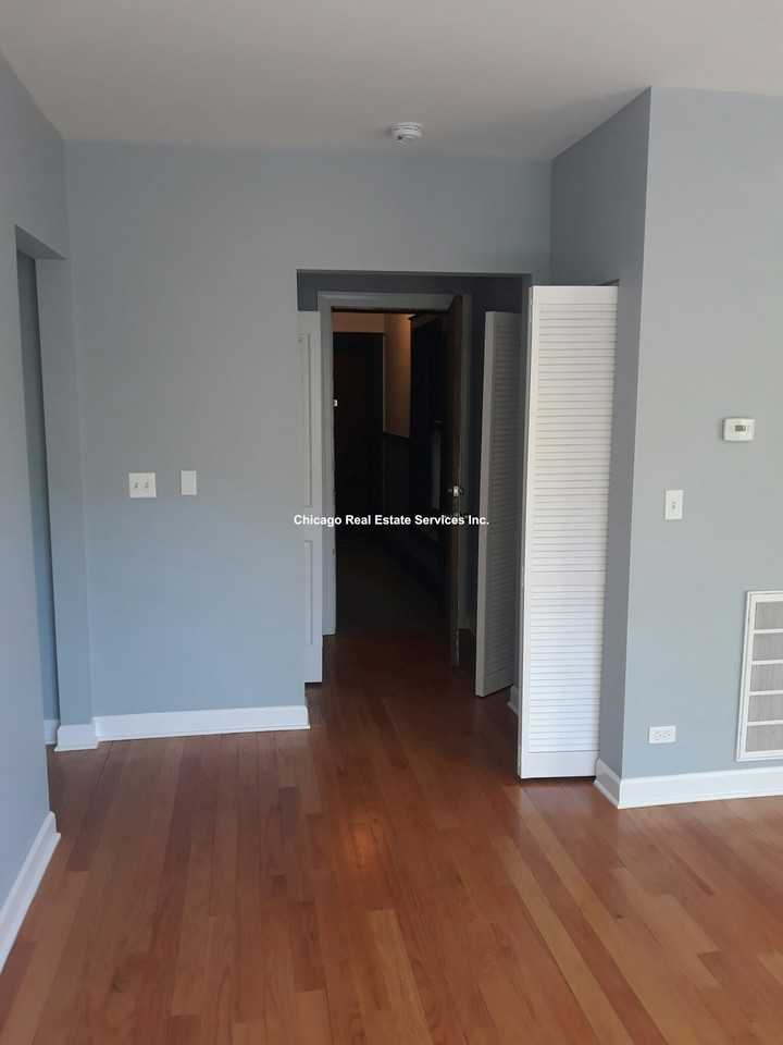 1644 West Pratt Boulevard, Unit 1J - Photo 5 of 11
