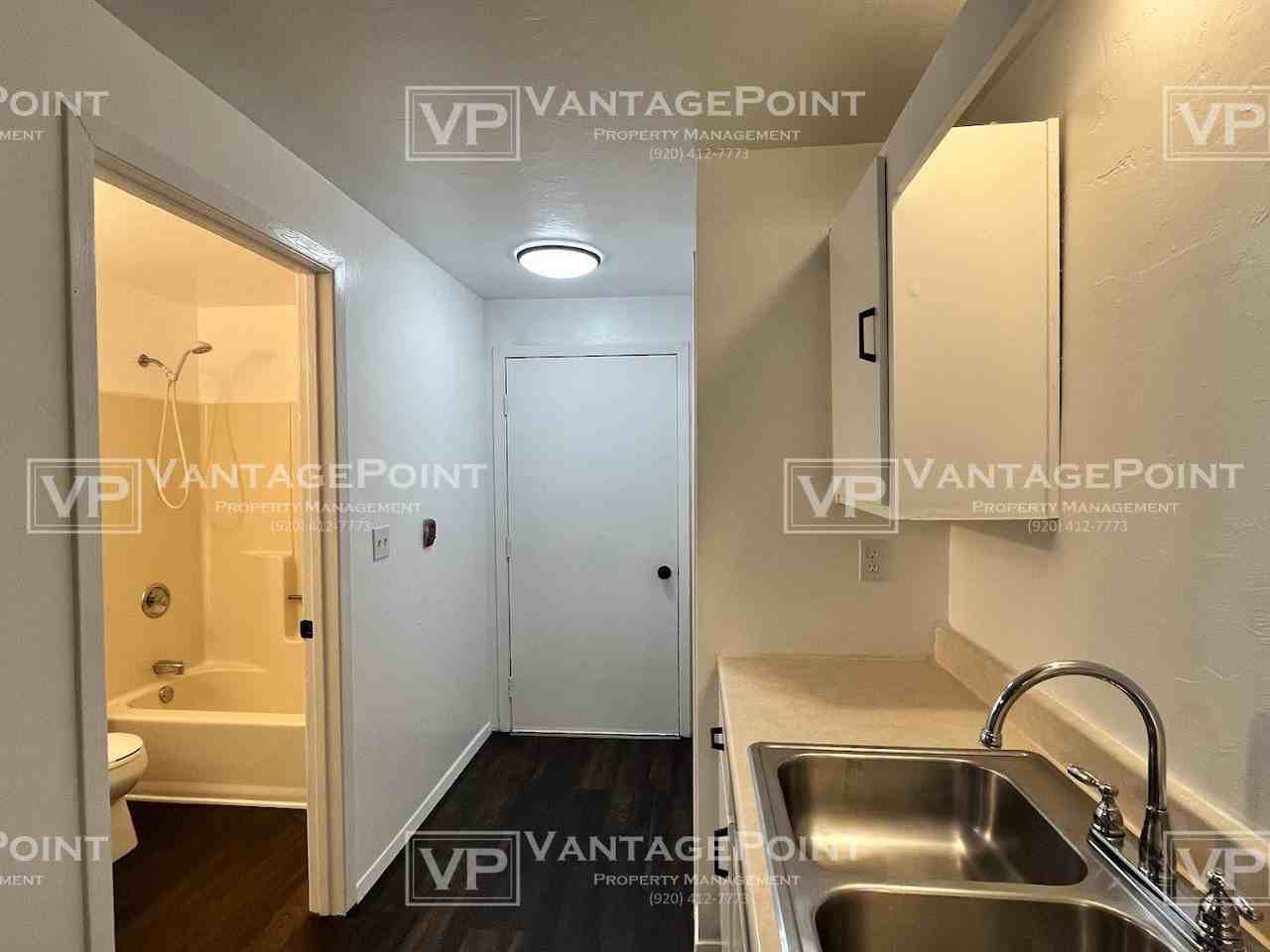 1028 Moraine Way - Photo 6 of 13