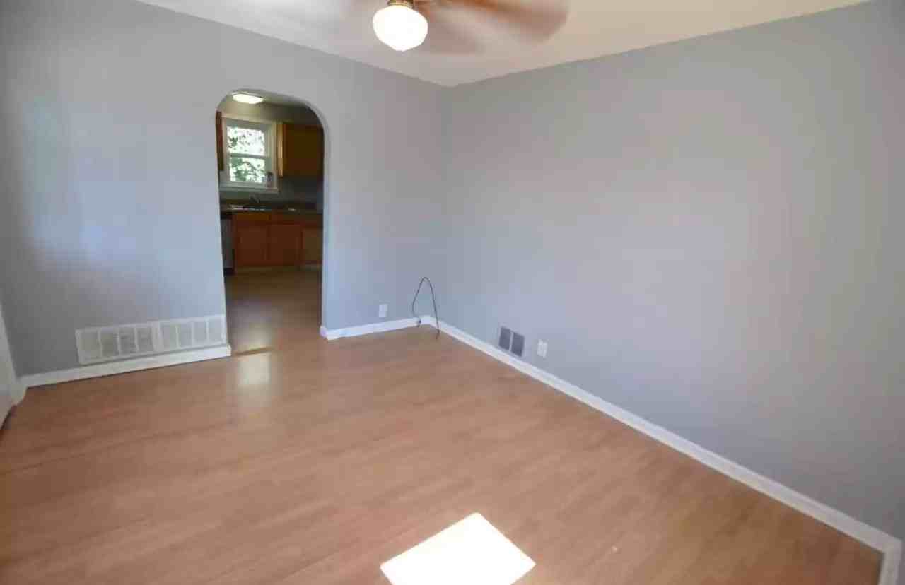 1006 Willey Street - Photo 4 of 11