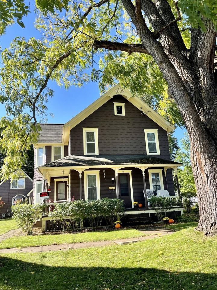 73 Hamlin Street - Photo 2 of 10