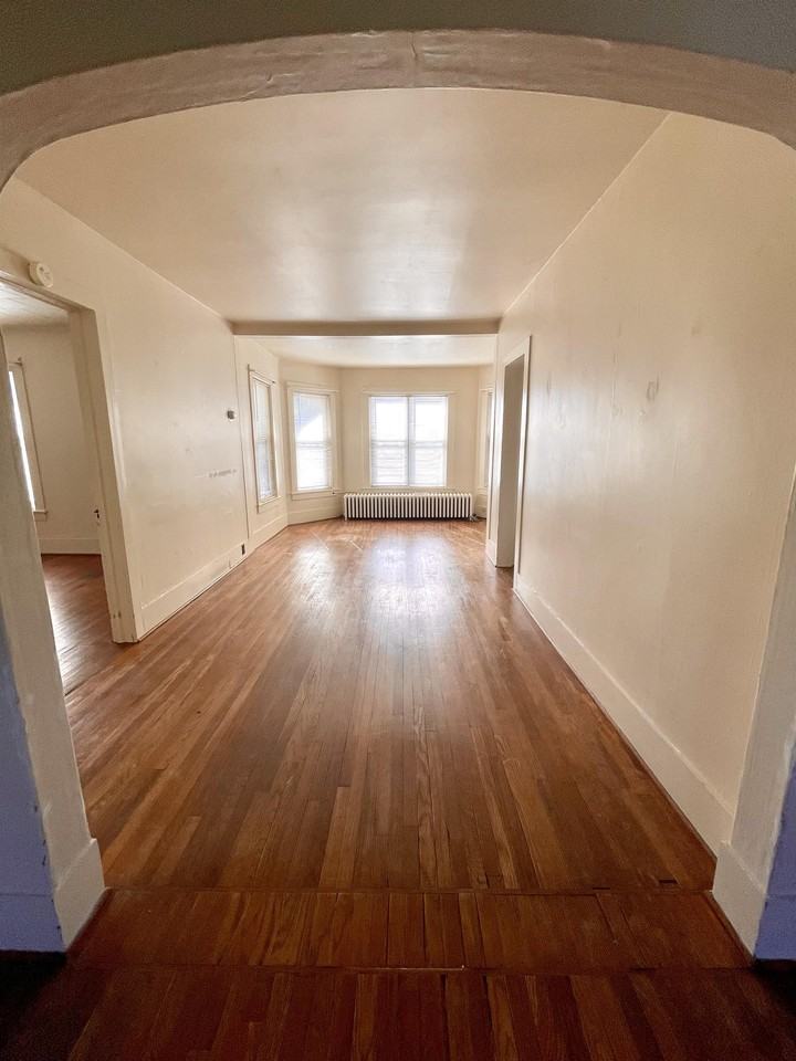 73 Hamlin Street - Photo 4 of 10