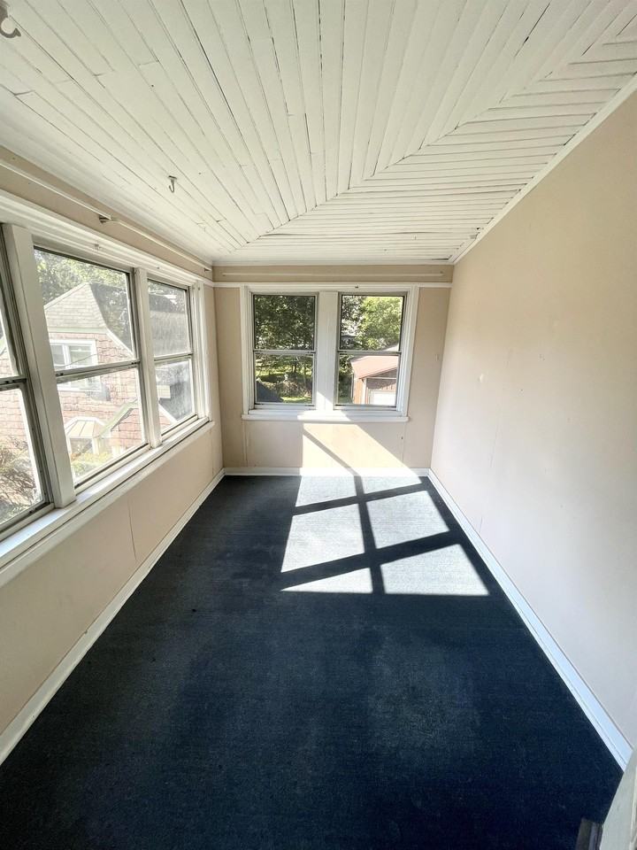 73 Hamlin Street - Photo 7 of 10