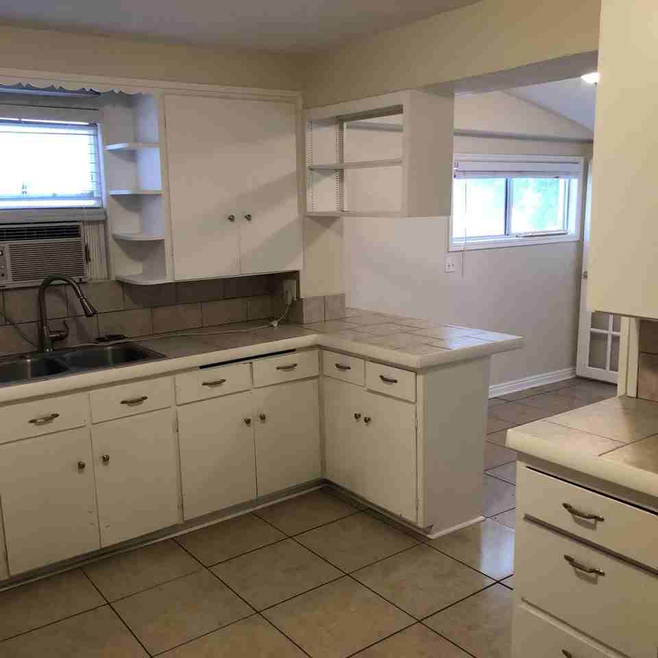 532 South Windsor Street - Photo 3 of 12