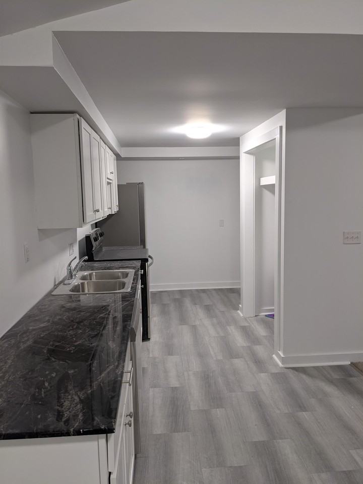 300 Lakeview Ave - Photo 2 of 17