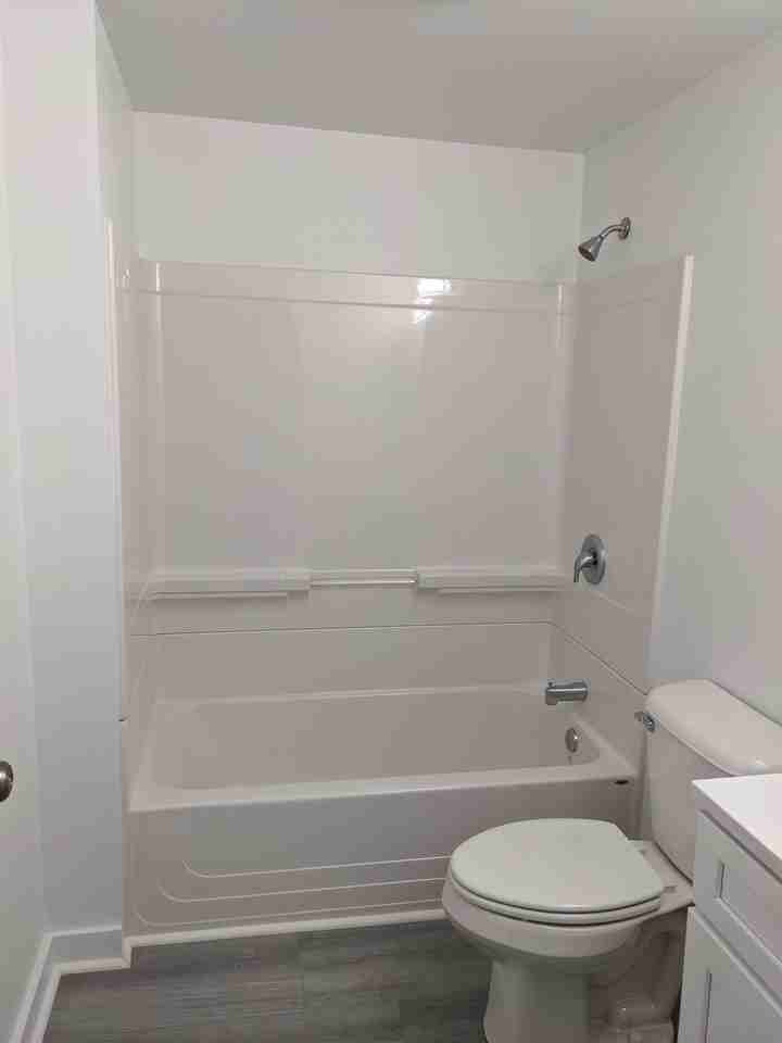 300 Lakeview Ave - Photo 4 of 17