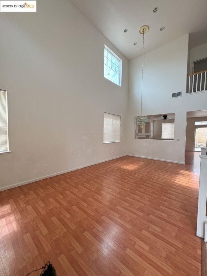 645 Rockspray Cir - Photo 4 of 31