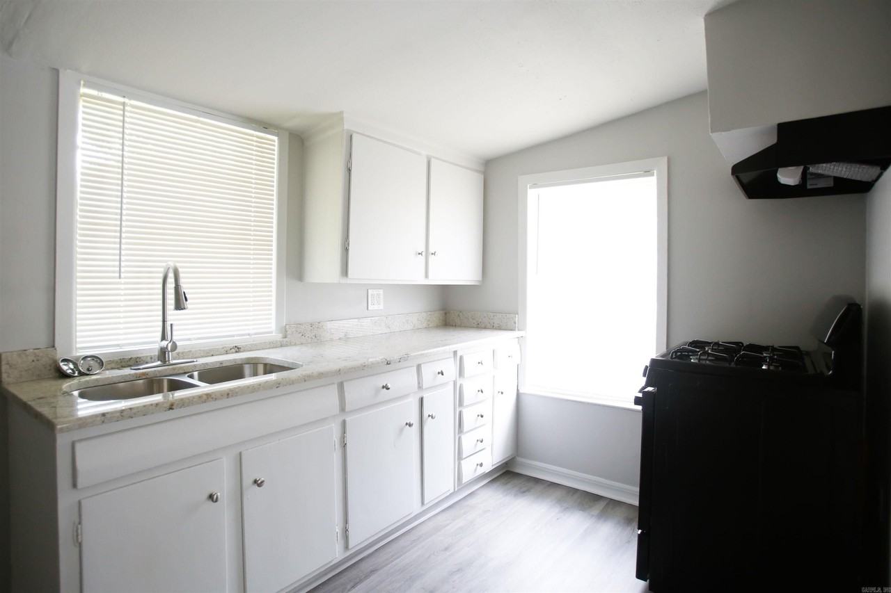 4903 W 28th St - Photo 4 of 10