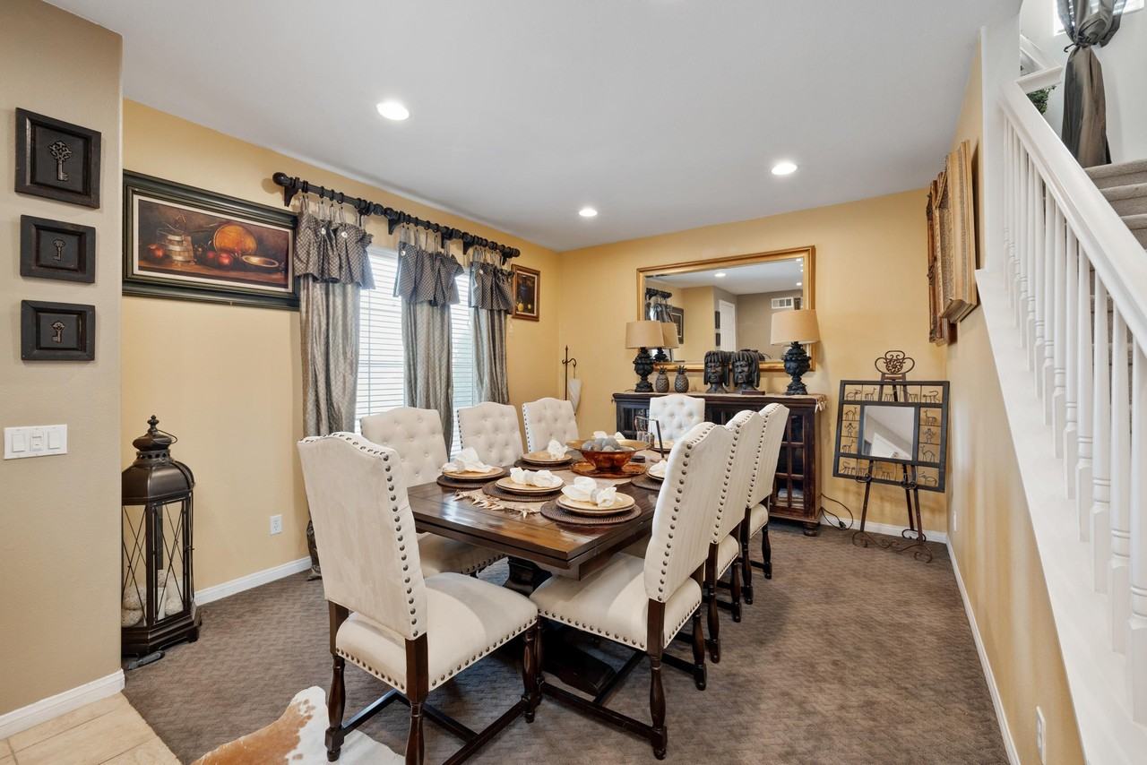 42753 Della Place - Photo 3 of 30