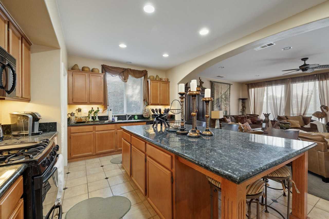 42753 Della Place - Photo 7 of 30