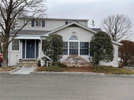 featured image of 31 Ledge Avenue #2