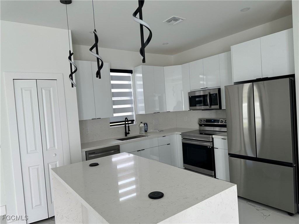 1825 Ne 20th Ter - Photo 6 of 16