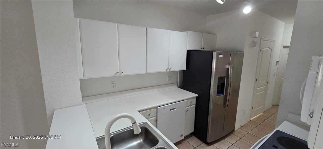 8541 Athena Ct - Photo 3 of 47