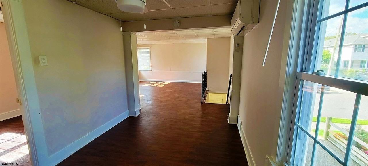 239 Roosevelt Ave - Photo 3 of 9