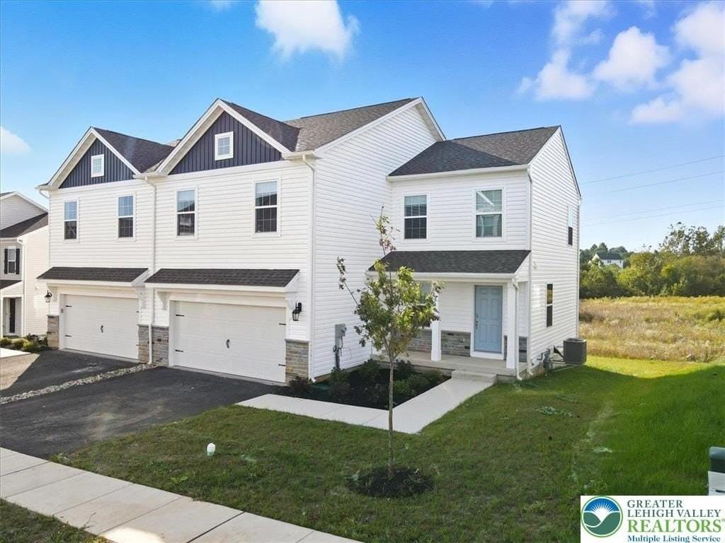 242 Winding Rd - Photo 2 of 45