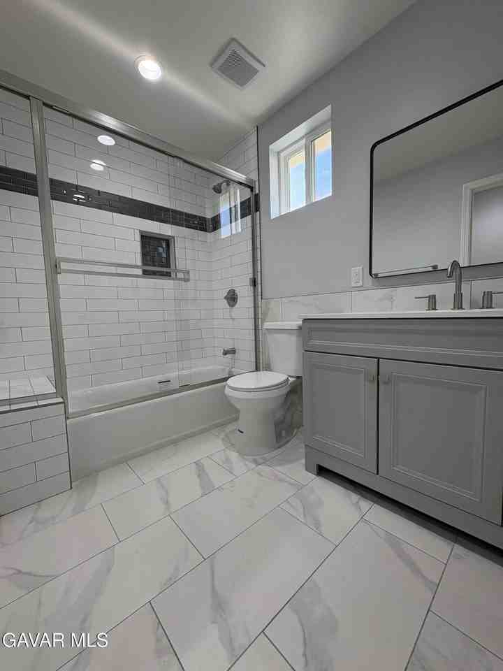 3767 Noll Dr #B - Photo 5 of 12