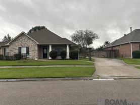 17160 Fountainbleau Dr - Photo 1 of 1