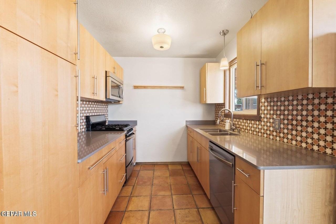 903 Agua Caliente Dr - Photo 3 of 14