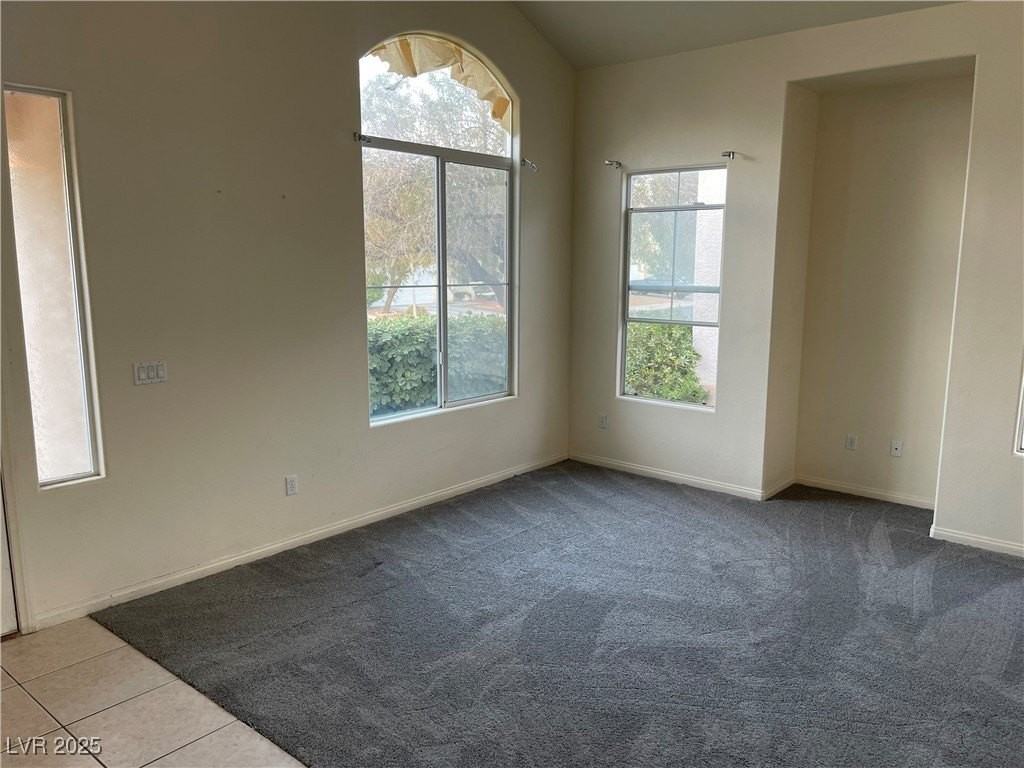 191 Tayman Park Ave - Photo 4 of 14