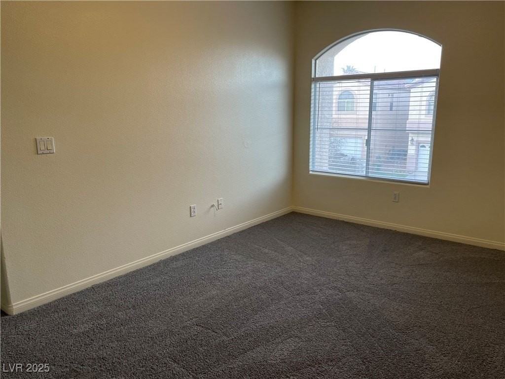 191 Tayman Park Ave - Photo 6 of 14