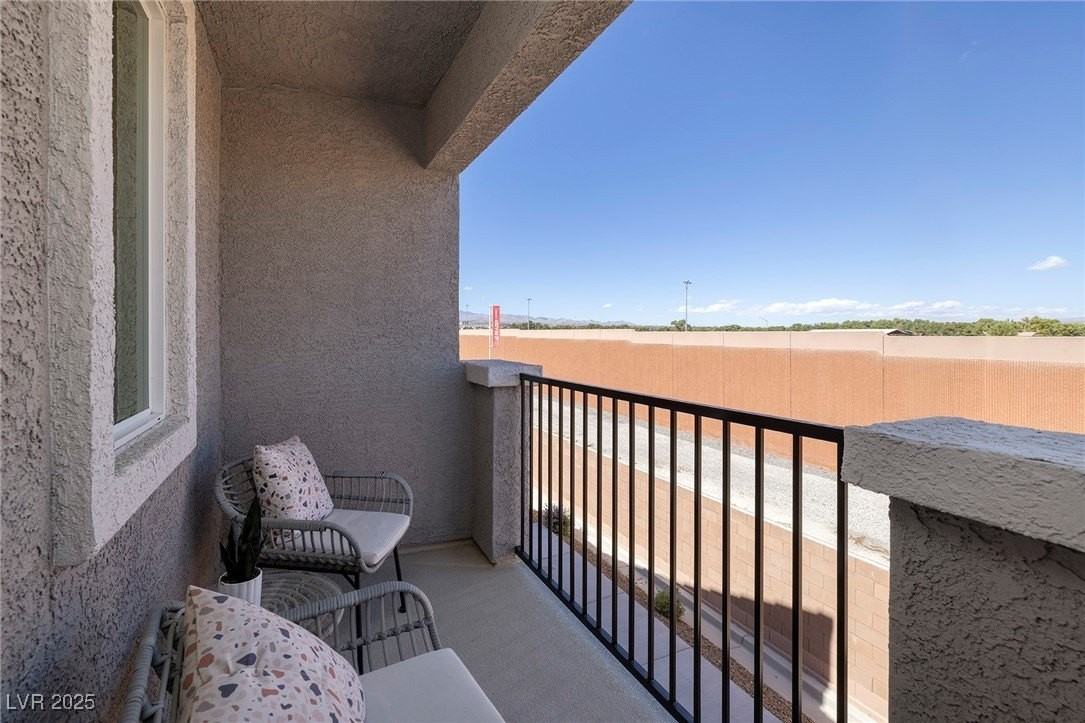 6788 Nimbus Ave - Photo 4 of 30