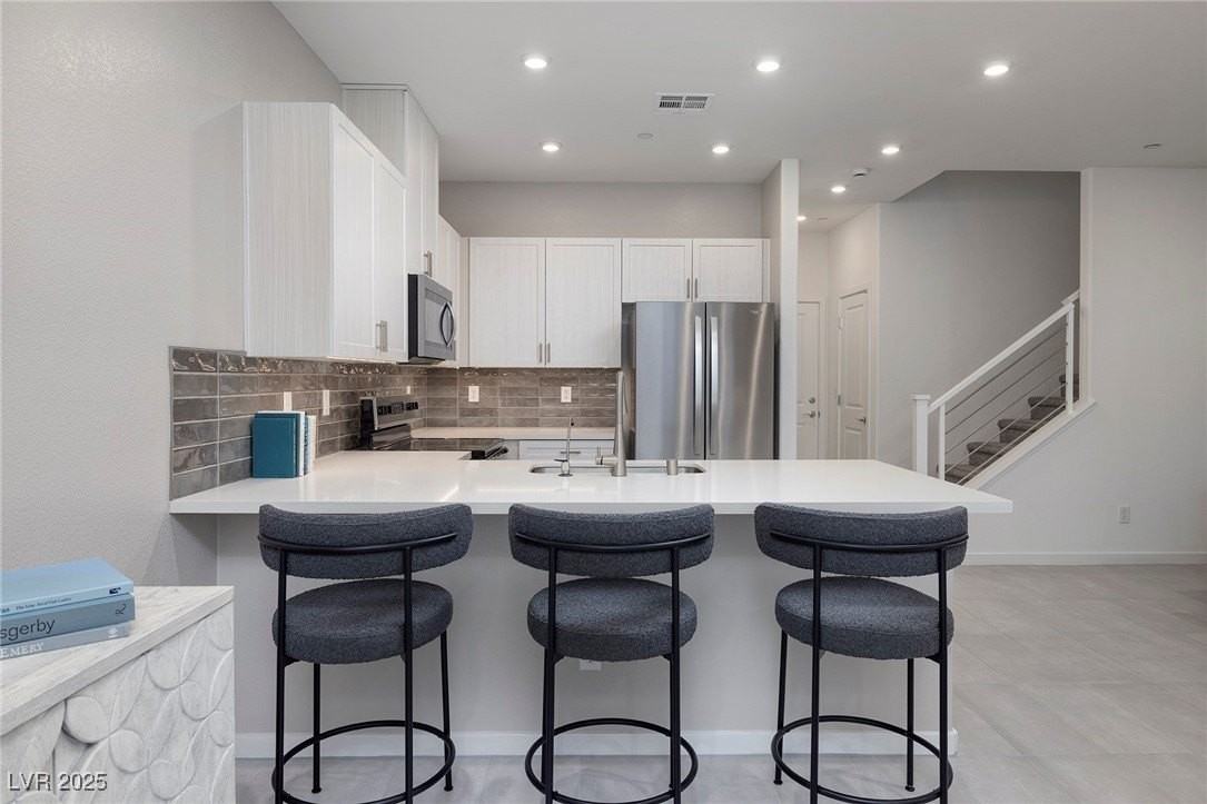 6788 Nimbus Ave - Photo 7 of 30