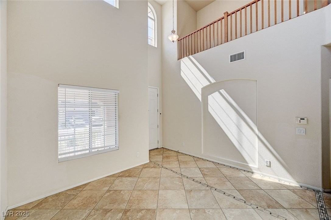 5536 Danforth Ave - Photo 5 of 50